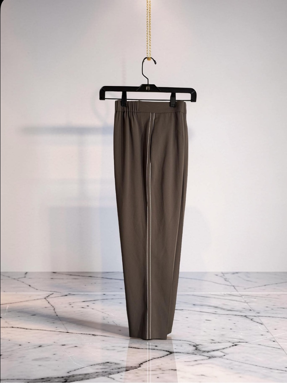Women’s Aritzia Babaton Olive Green Pull-On Cropped Trousers with Side Stripes